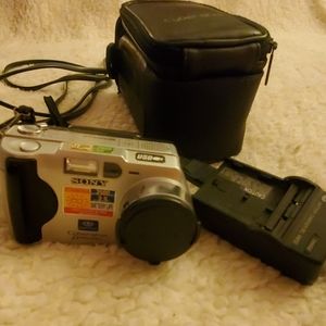 Sony Camera Cyber Shot! Great for collectors!